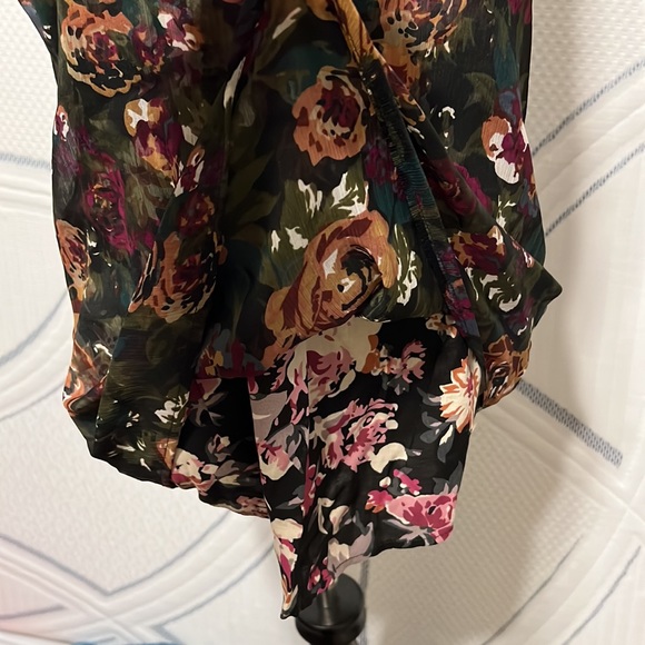 NWT Floral tank - Picture 3 of 6
